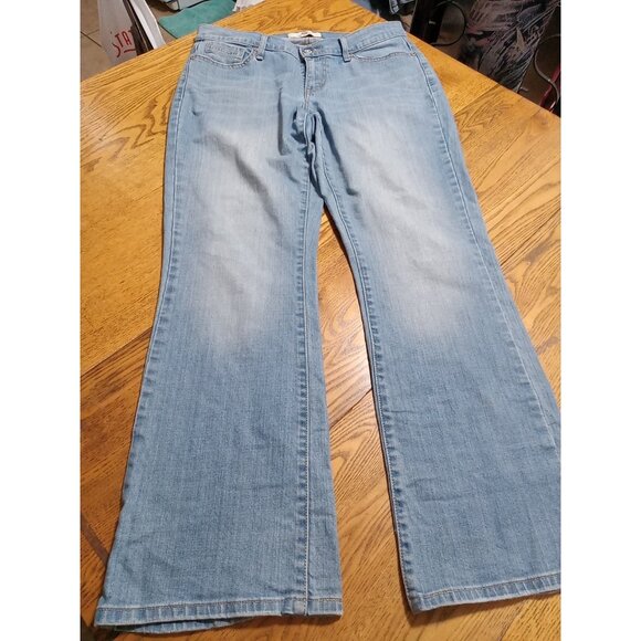 Levi's Denim - LEVI STRAUSS Jeans Womens 12M BLUE BOOTCUT CURVY Preowned Denim BOOT CUT Used